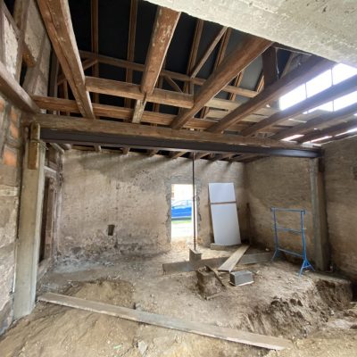 Démolition d'un poteau porteur avec pose d’IPN dans un hangar à Rosheim en Alsace